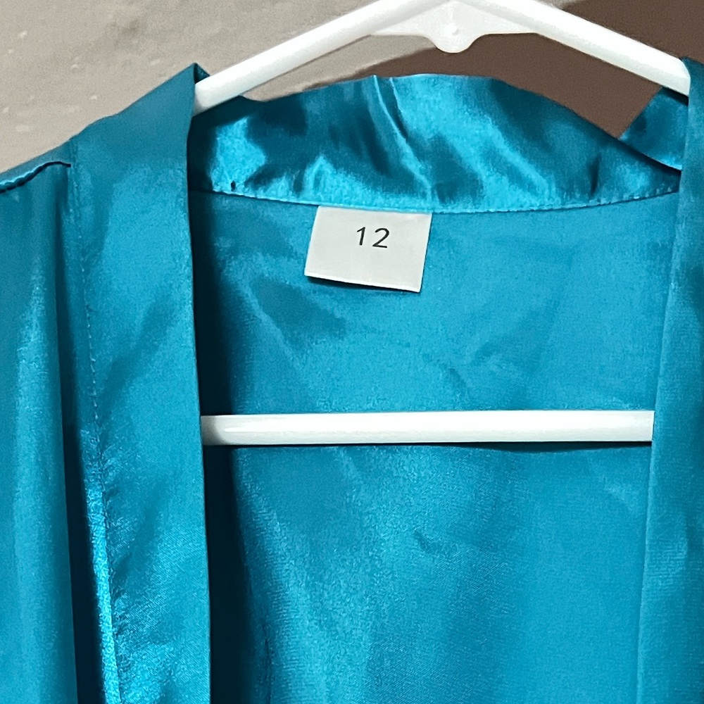 Girls Satin Robe Size 12/L - Picture 2 of 4